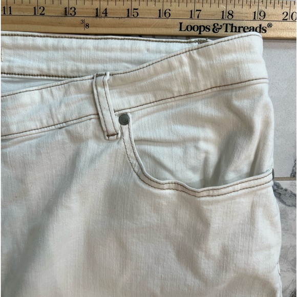 EUC Eileen Fisher Women's White Ankle Cropped Jeans - Picture 3 of 10